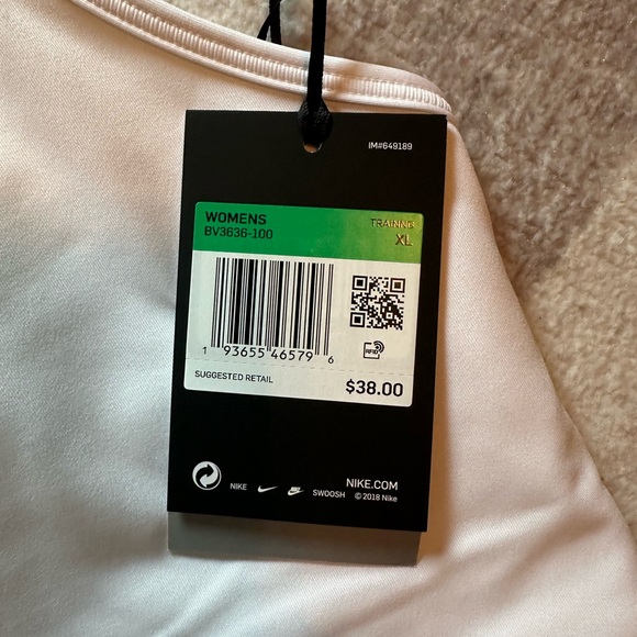 Women’s XL Nike Sports Bra - NWT - Picture 2 of 2